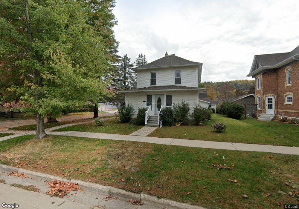 602 Decorah Ave, Decorah, IA 52101 - photo 1