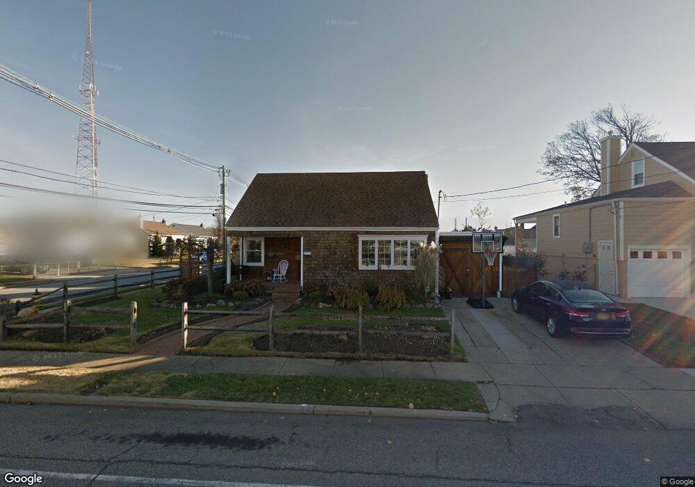 255 Bedell St, Freeport, NY 11520 - photo 1