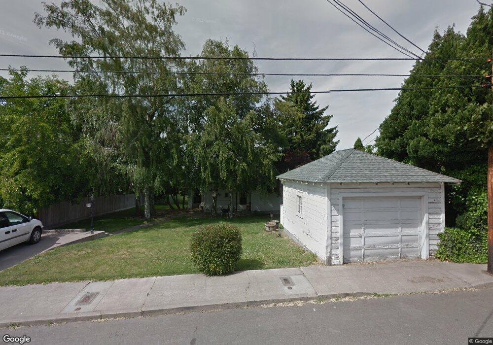 1521 E 9th St, the Dalles, OR 97058 - photo 1