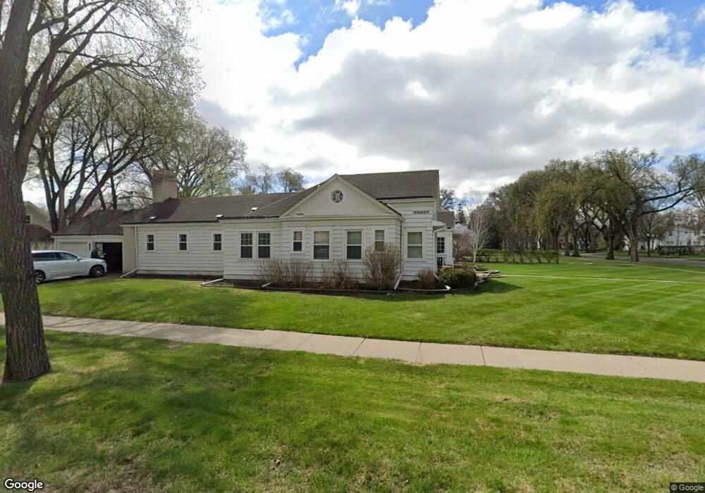 1302 9th St S, Fargo, ND 58103 - photo 1
