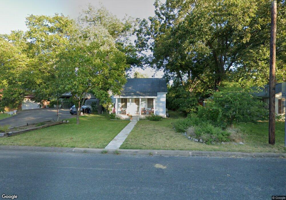 208 S Edison St, Fredericksburg, TX 78624 - photo 1