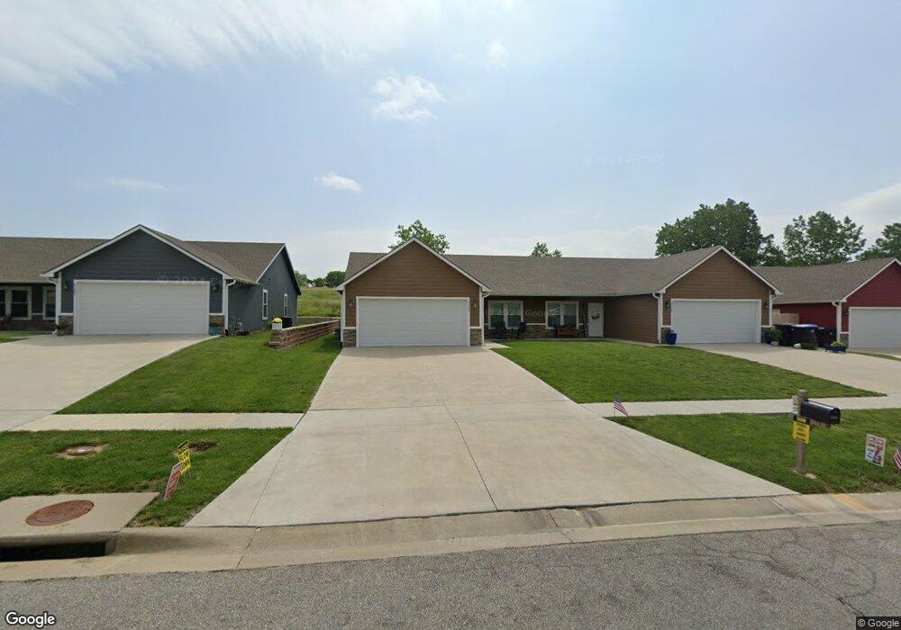 4124 SW Shenandoah Rd, Topeka, KS 66610 - photo 1