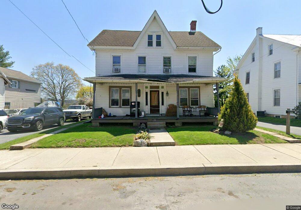 370 E Jackson St, New Holland, PA 17557 - photo 1