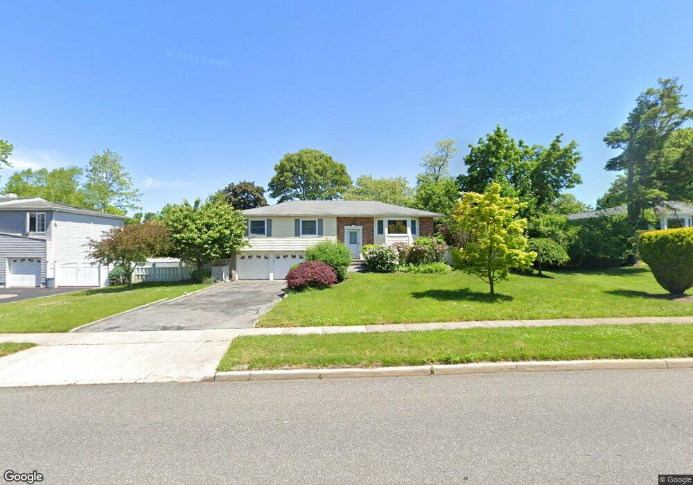 147 New Hwy, ComMacK, NY 11725 - photo 1