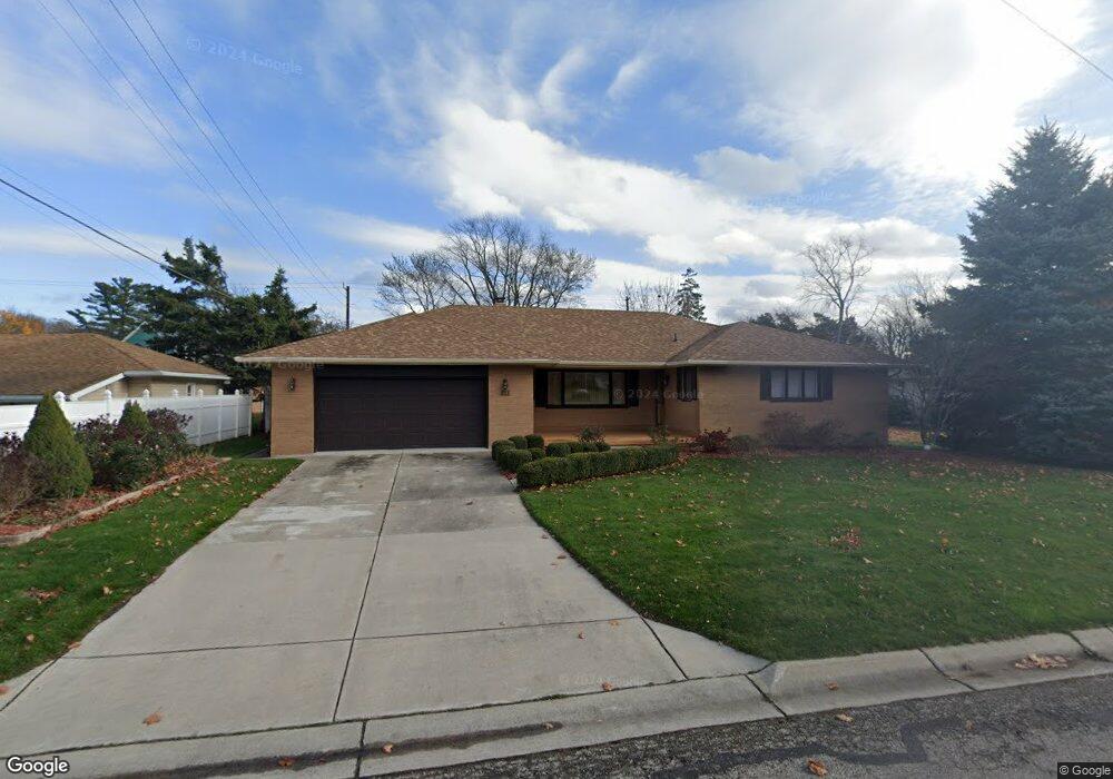 818 Bonhomme Ct, Port Huron, MI 48060 - photo 1