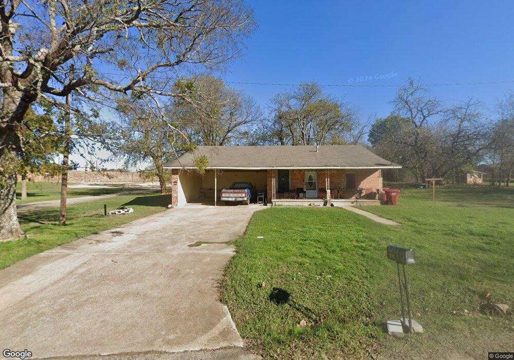 810 N Broadway St, Hugo, OK 74743 - photo 1