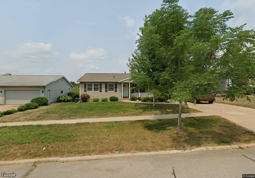 2522 10th Ave SW, Cedar Rapids, IA 52404 - photo 1