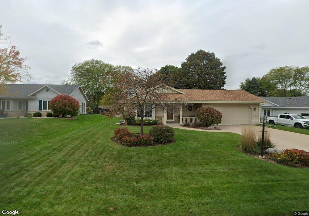 W163N10601 Ridgeview Ln, Germantown, WI 53022 - photo 1