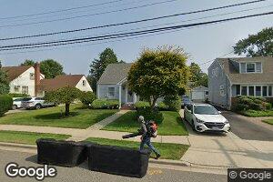 81 Spencer St, Farmingdale, NY 11735