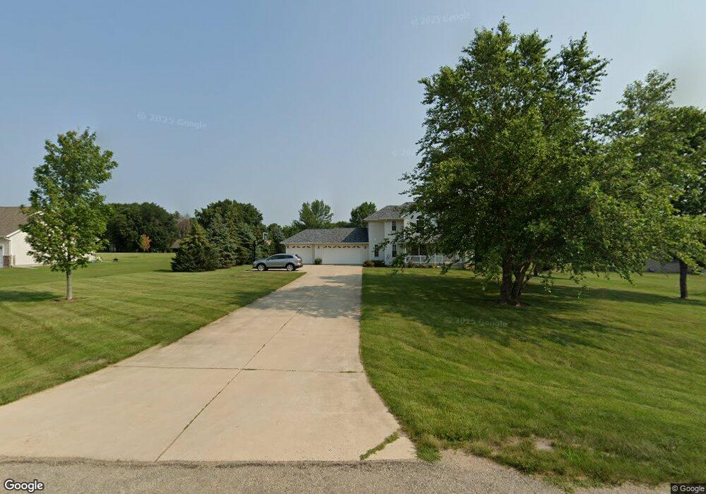 4808 Mary Green Ct, Cedar Rapids, IA 52411 - photo 1