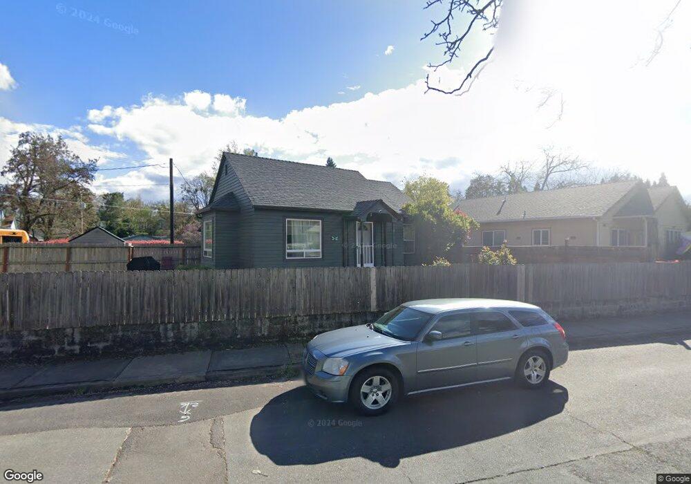 363 Short St, Grants Pass, OR 97527 - photo 1