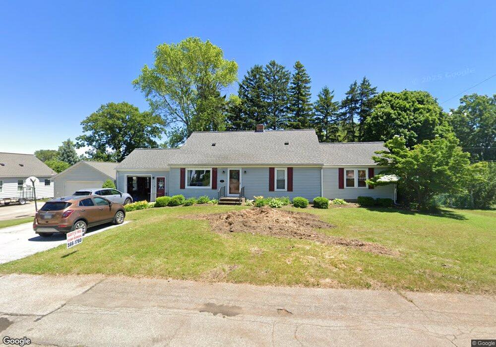 2713 Ridge Blvd, Erie, PA 16506 - photo 1