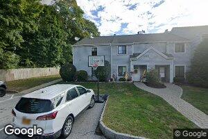 39 Offshore Dr, Mohegan Lake, NY 10547