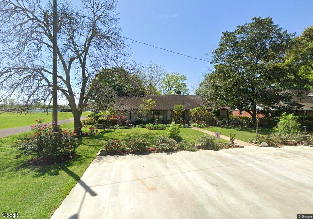 920 4th St, Bay City, TX 77414 - photo 1
