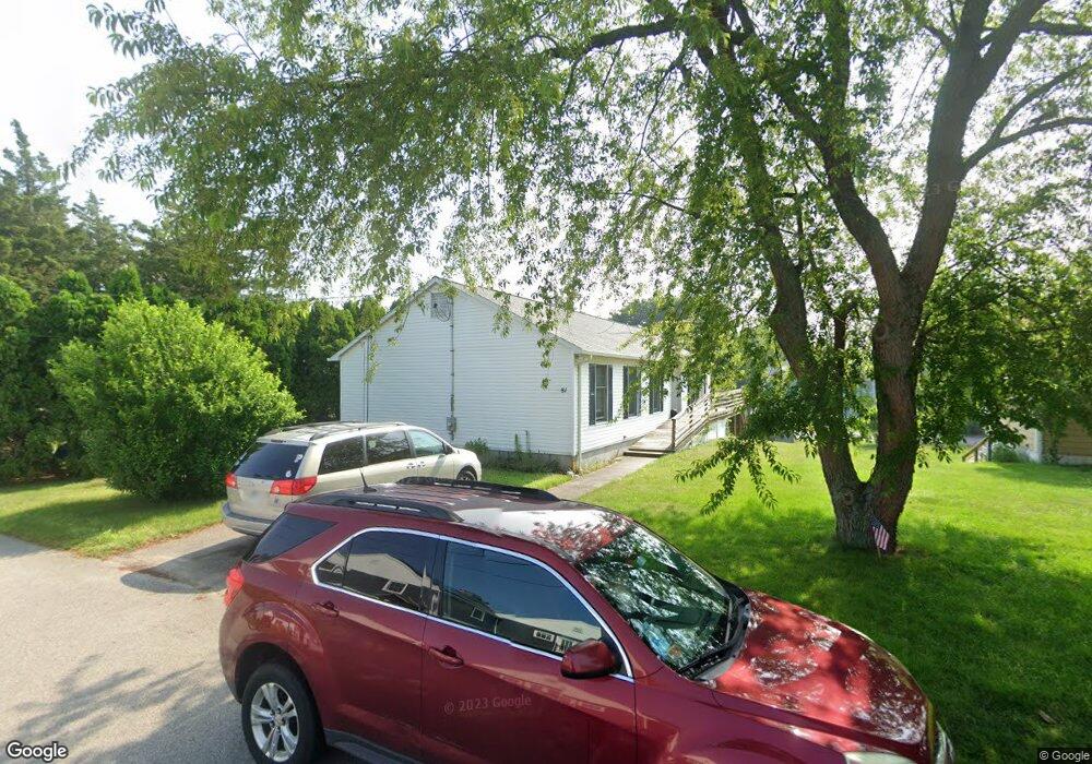 81 Raynham Ave, Portsmouth, RI 02871 - photo 1