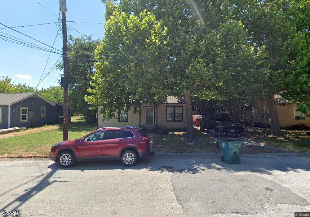 1119 S Wine St, Gainesville, TX 76240 - photo 1