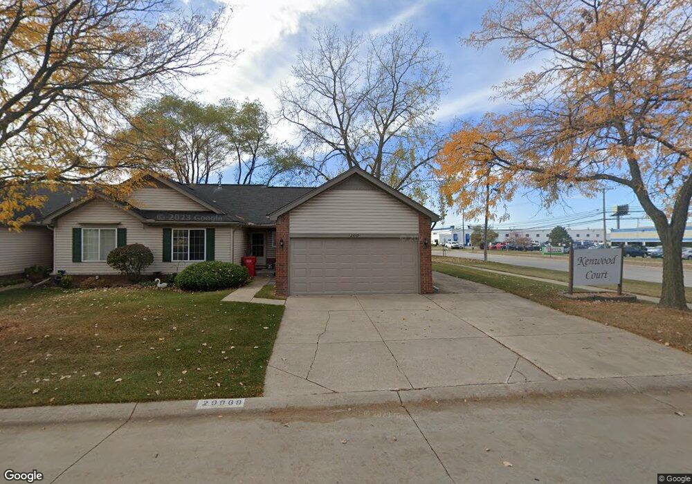29969 Kenwood Ct, Roseville, MI 48066 - photo 1