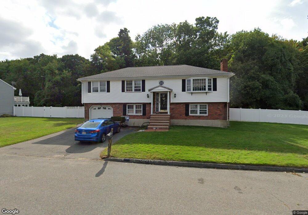 18 Sparhawk Cir, Stoneham, MA 02180 - photo 1