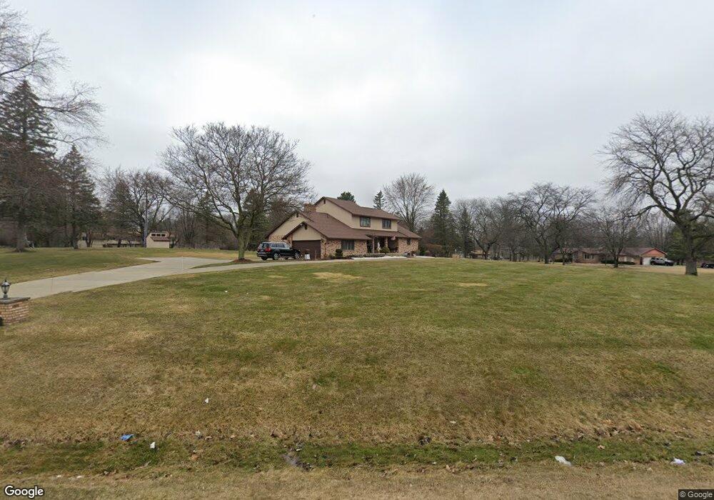 1281 Maplekrest Dr, Flint, MI 48532 - photo 1