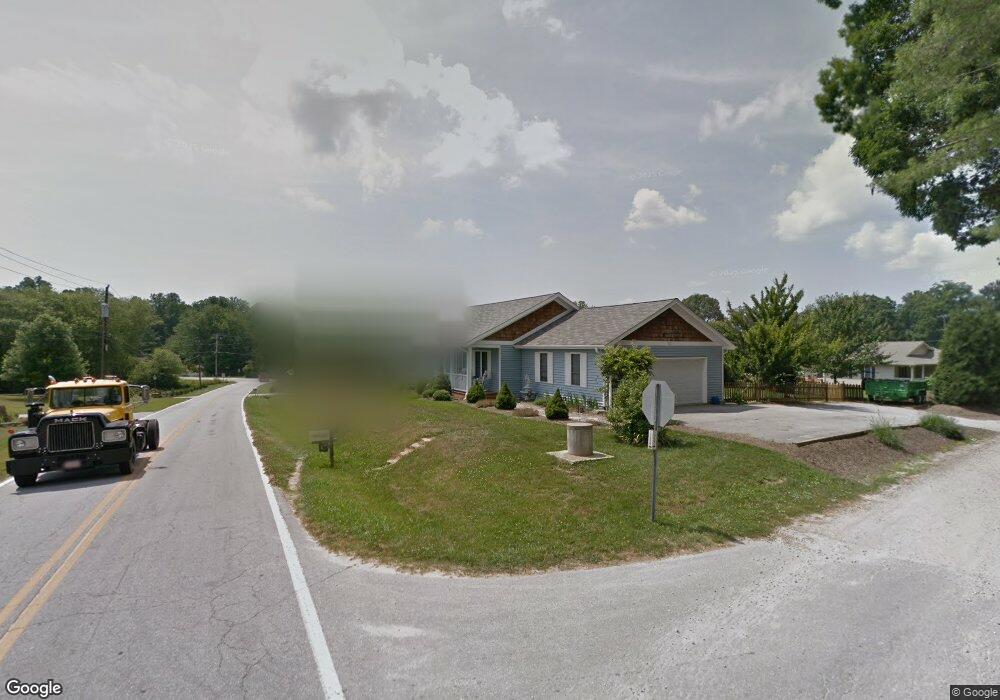 92 Gibbs Rd, Hendersonville, NC 28792 - photo 1