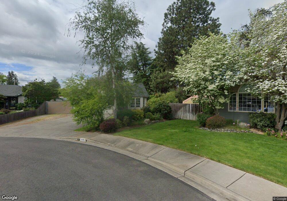 1315 Magruder Ct, Central Point, OR 97502 - photo 1