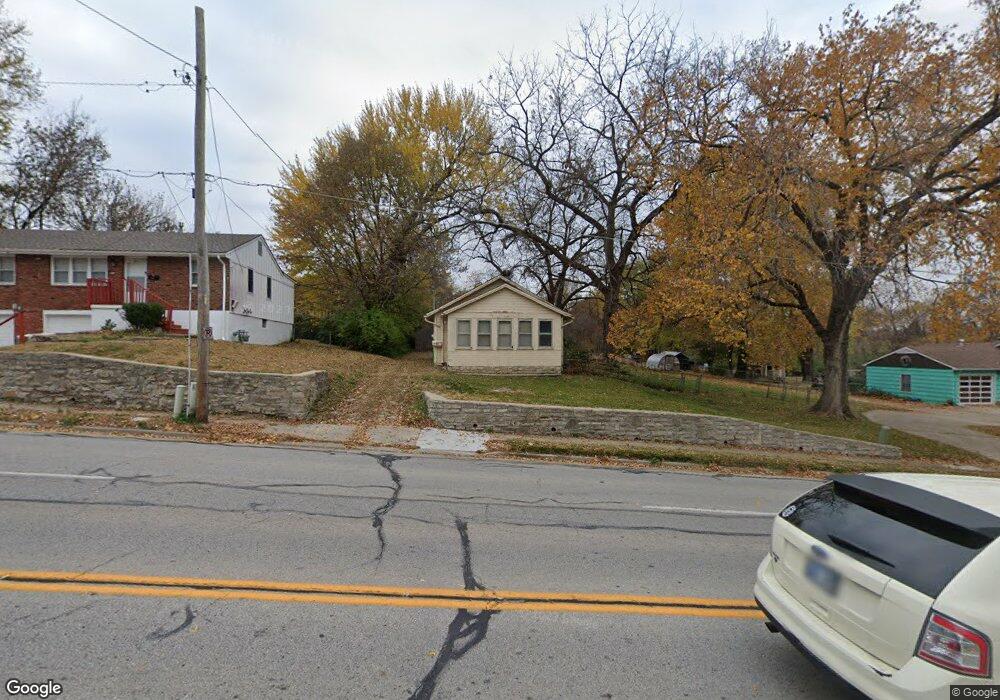 4912 Nieman Rd, Shawnee, KS 66203 - photo 1