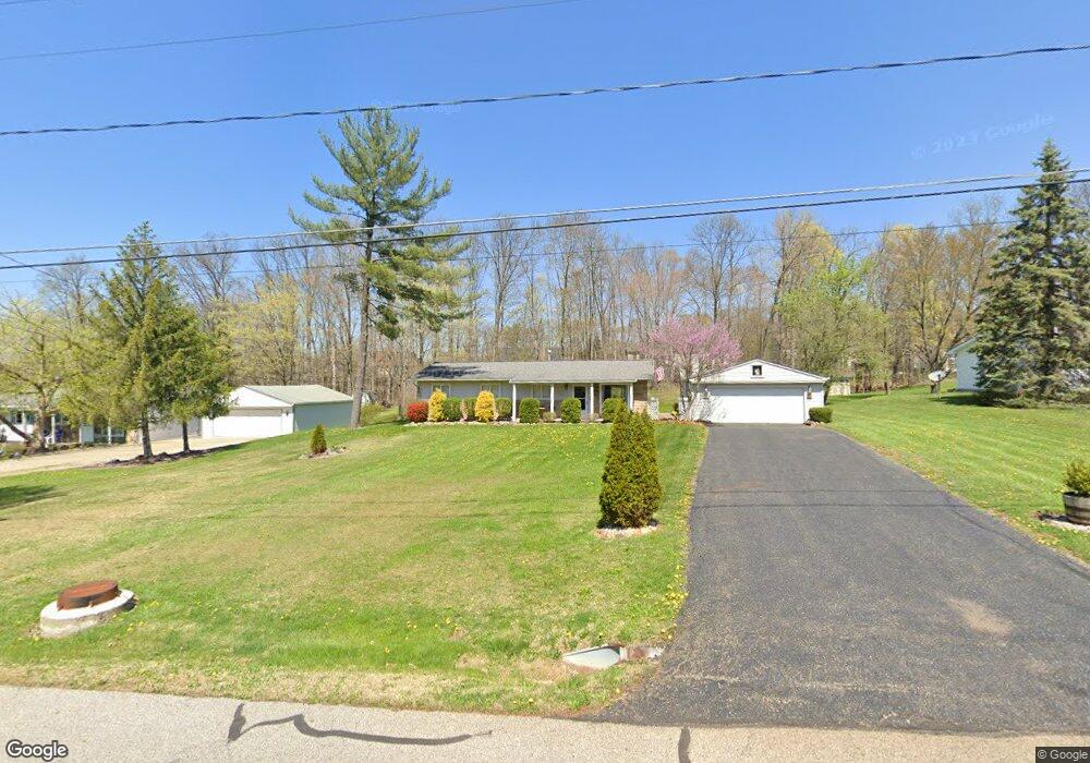 726 Robinhood Dr, Aurora, OH 44202 - photo 1