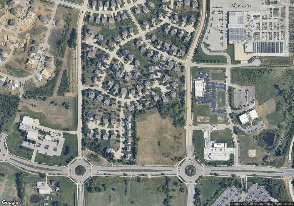 9323 Kenton Rd, Lenexa, KS 66227 - photo 1