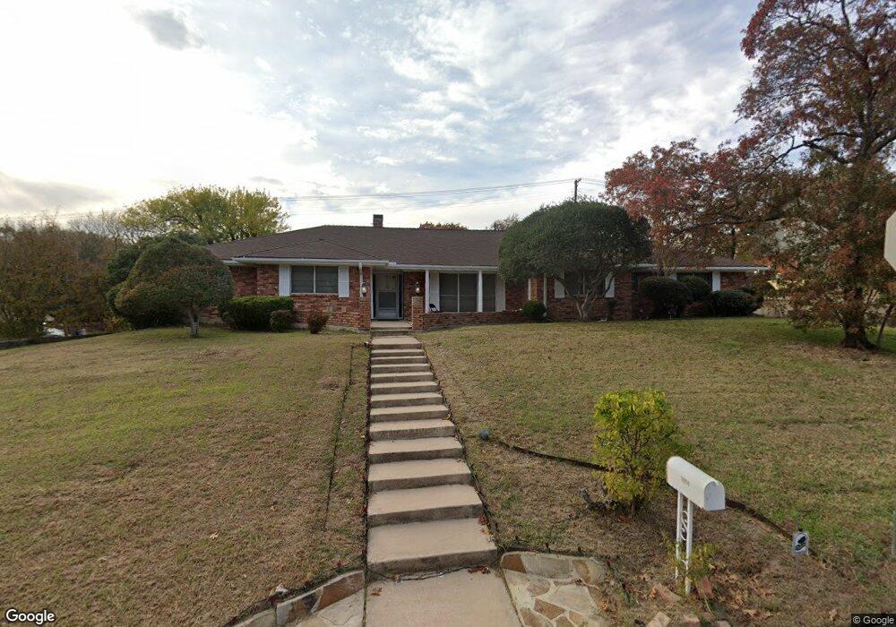 1404 Woodridge Cir, Euless, TX 76040 - photo 1