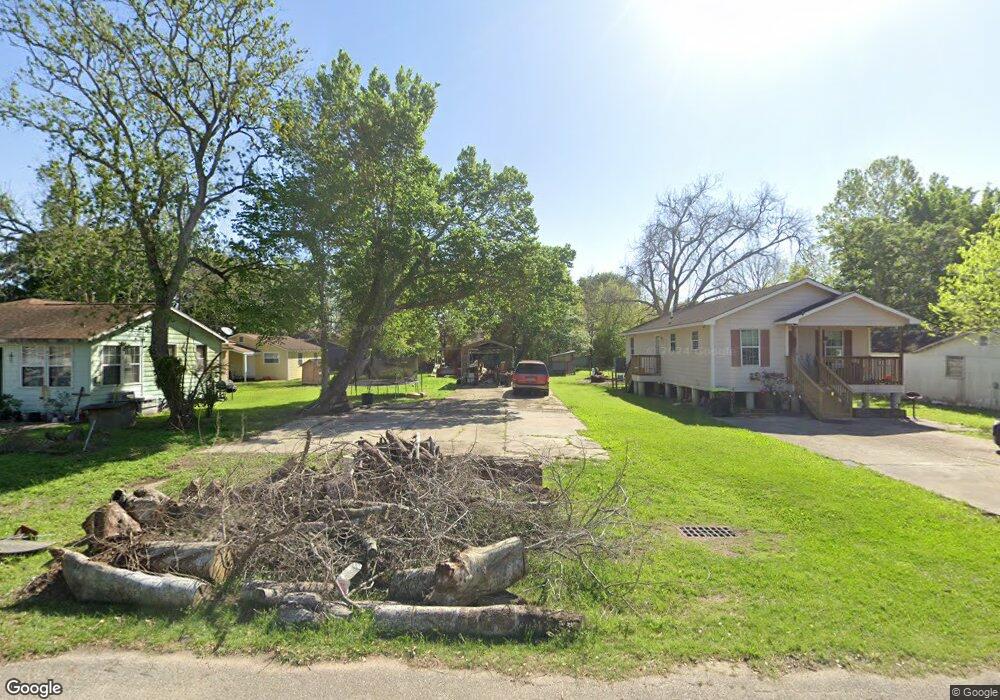 1413 Avenue A, Bay City, TX 77414 - photo 1