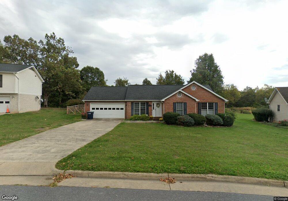 1715 Parklawn Dr, Harrisonburg, VA 22801 - photo 1