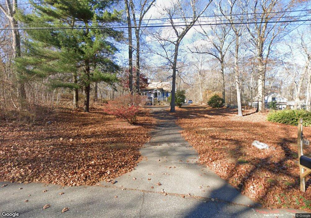 374 Shore Rd, Old Lyme, CT 06371 - photo 1