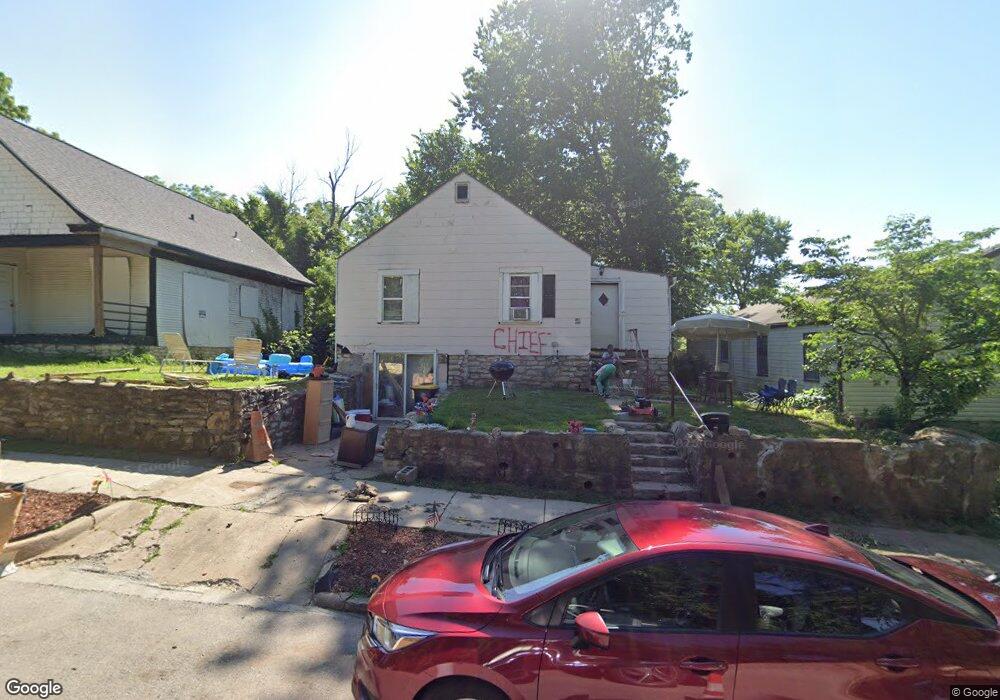 6841 Bales Ave, Kansas City, MO 64132 - photo 1