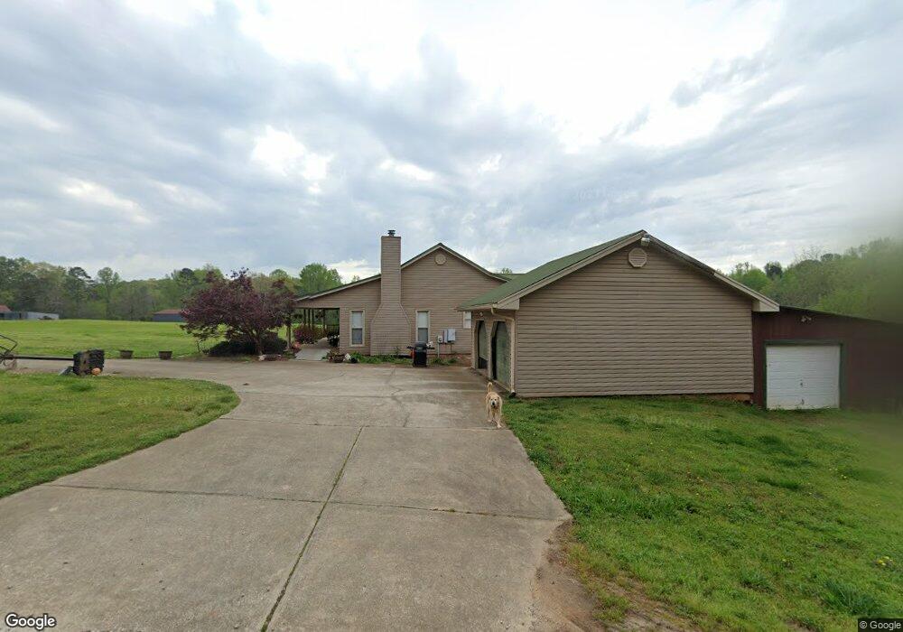 1010 Walnut Rd, Hoschton, GA 30548 - photo 1