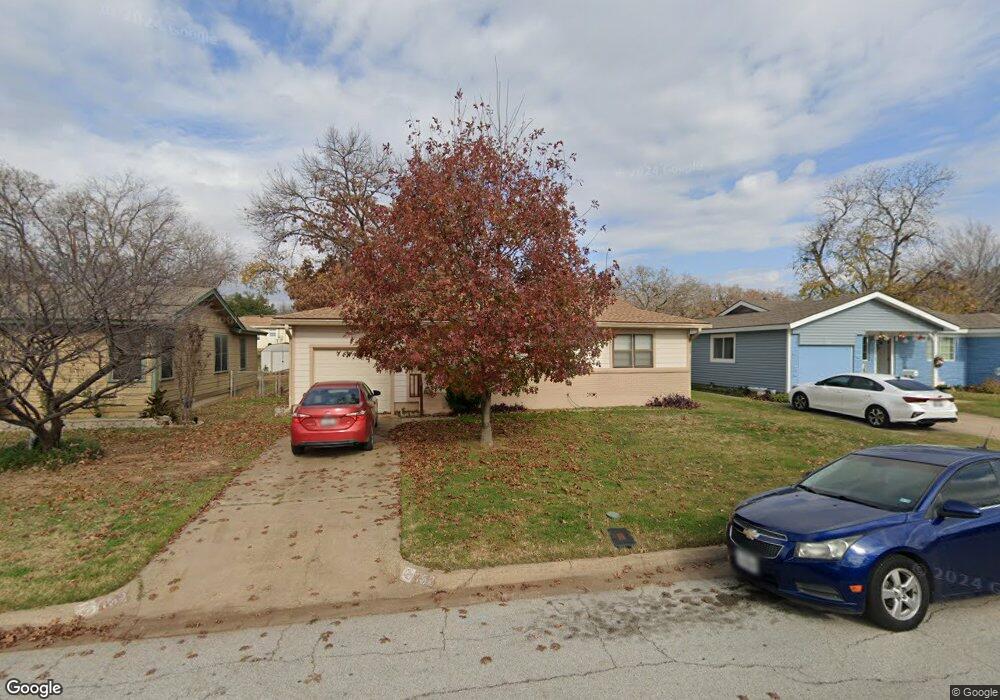 752 Ruth Ln, Hurst, TX 76053 - photo 1