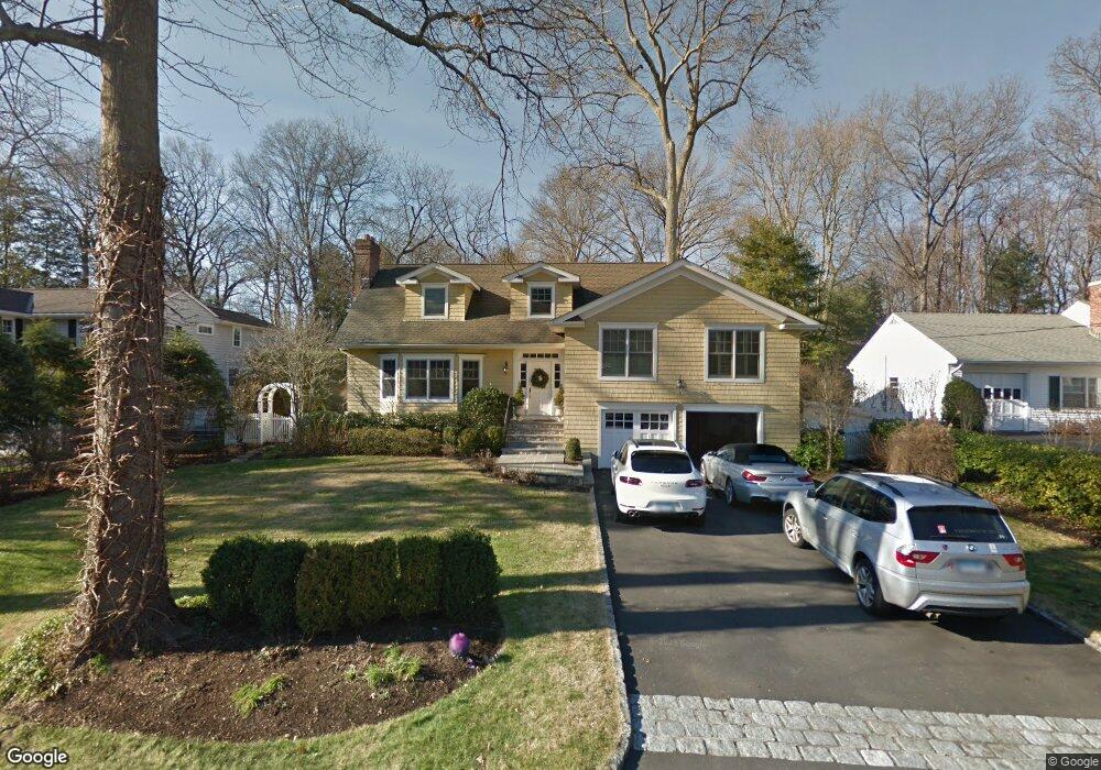 8 Bramble Ln, Riverside, CT 06878 - photo 1