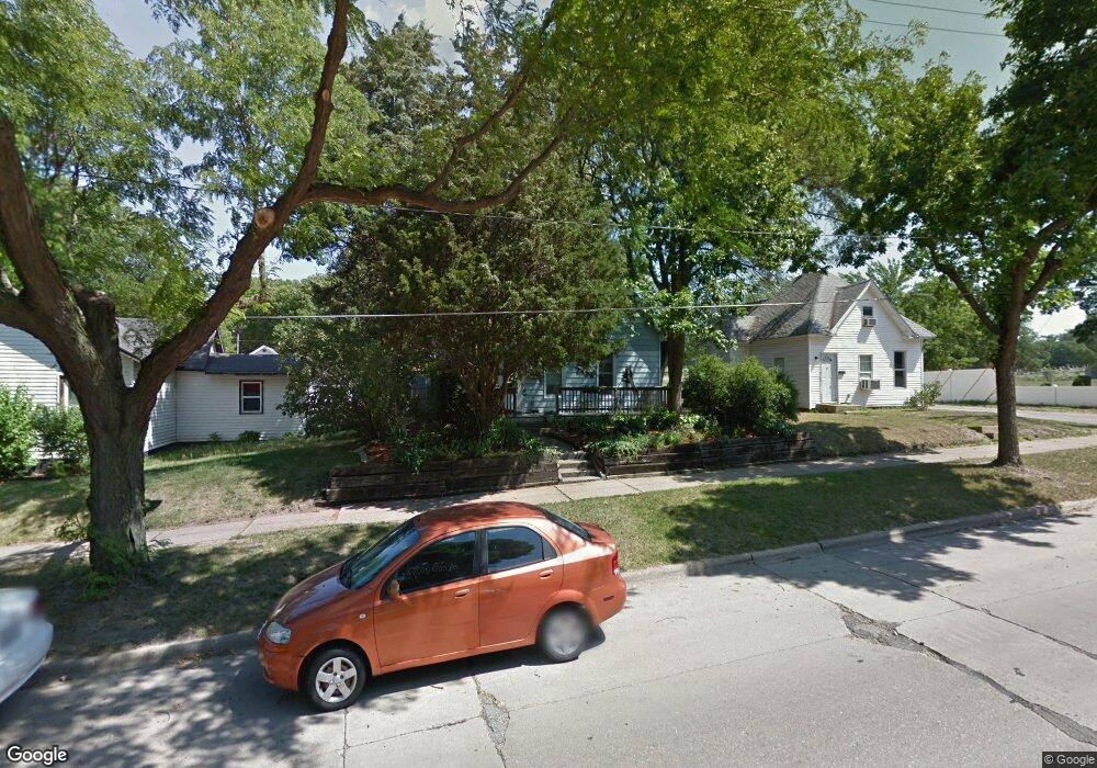 1606 12th Ave SE, Cedar Rapids, IA 52401 - photo 1