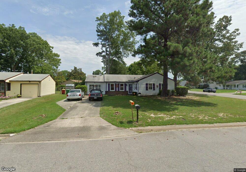 571 Petty St, Petersburg, VA 23805 - photo 1