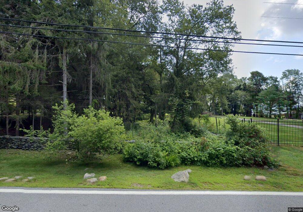 566 E Shore Rd, Jamestown, RI 02835 - photo 1