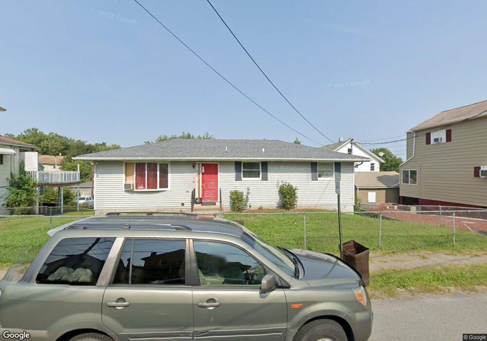 908 Hampton St, Scranton, PA 18504 - photo 1