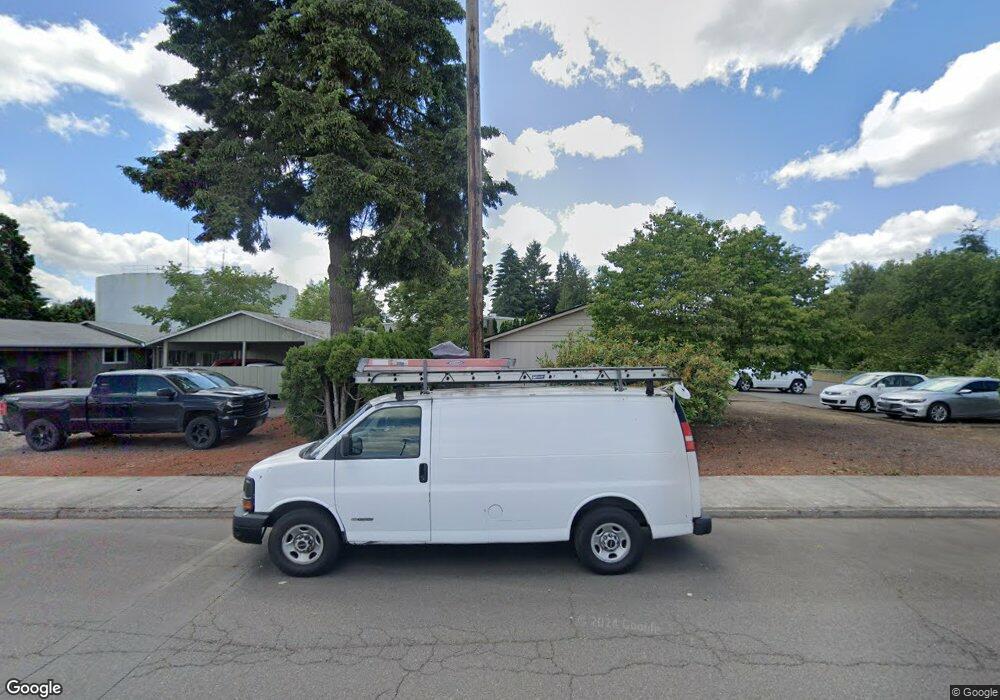 583 N Cedar St, Canby, OR 97013 - photo 1