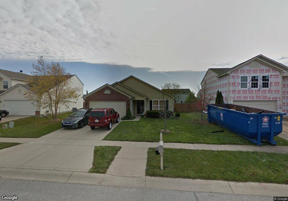 843 Pine Lake Dr, Greenwood, IN 46143 - photo 1