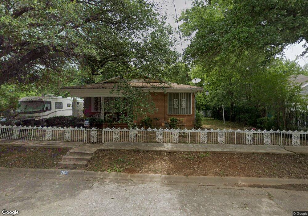 705 Robbins St, Cleburne, TX 76031 - photo 1