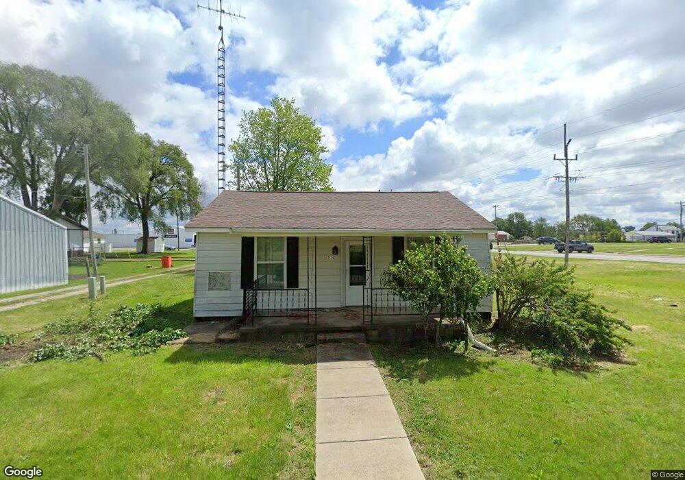 512 N 1st Division St, Mattoon, IL 61938 - photo 1