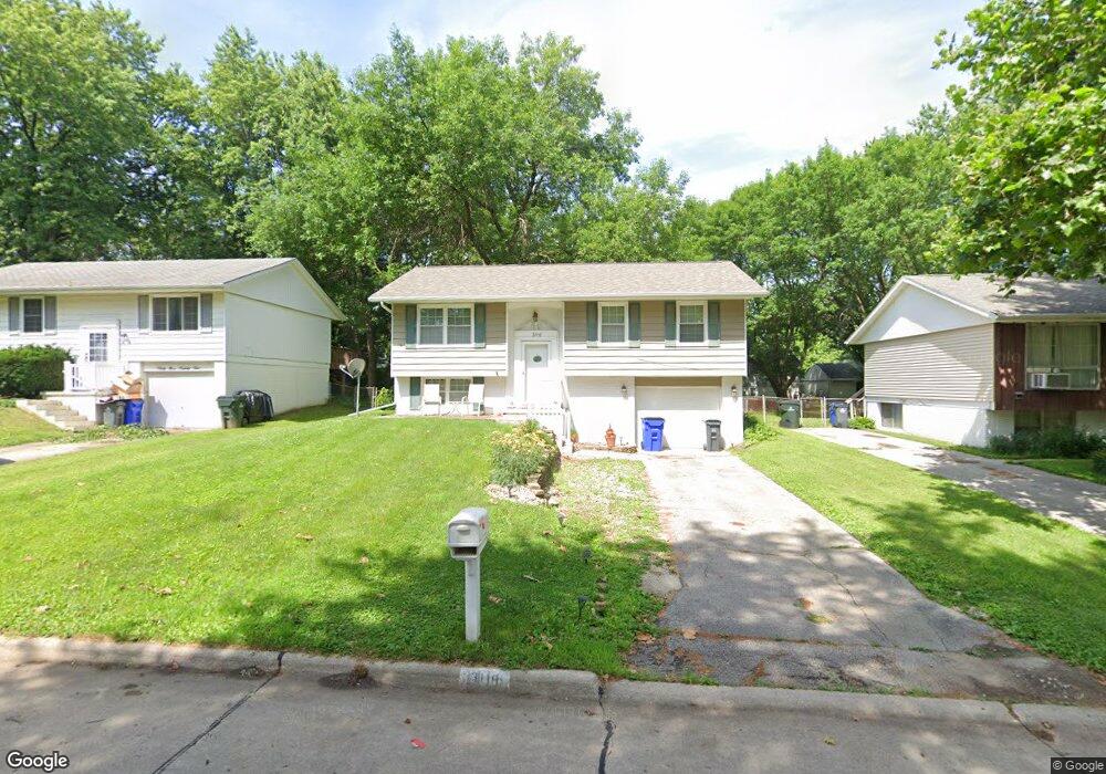 3116 Stratford Ln SW, Cedar Rapids, IA 52404 - photo 1