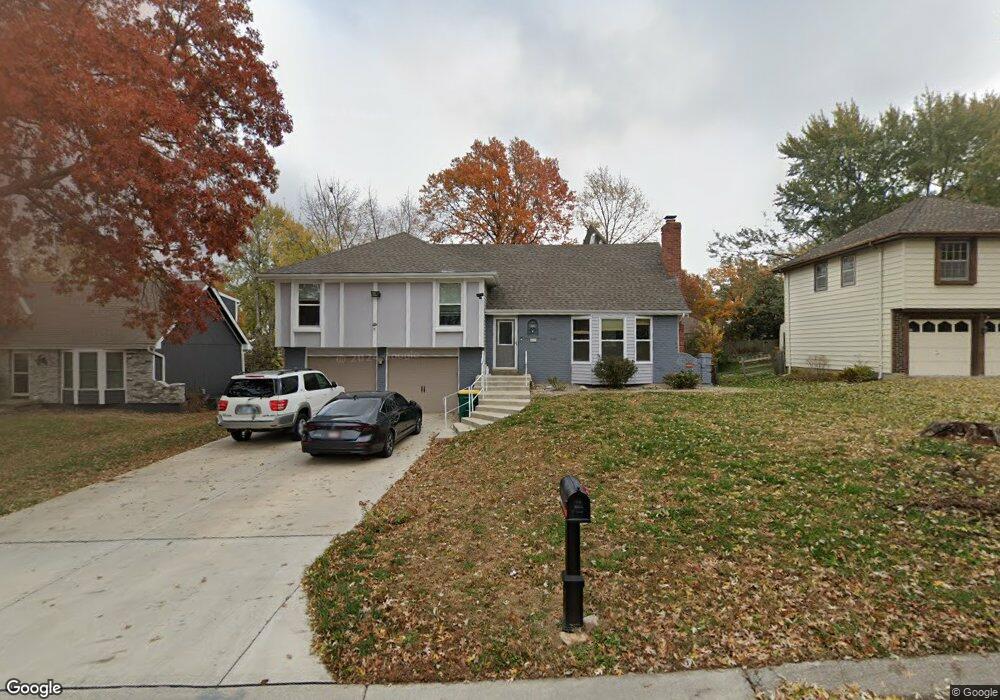 4813 Cody St, Shawnee, KS 66203 - photo 1