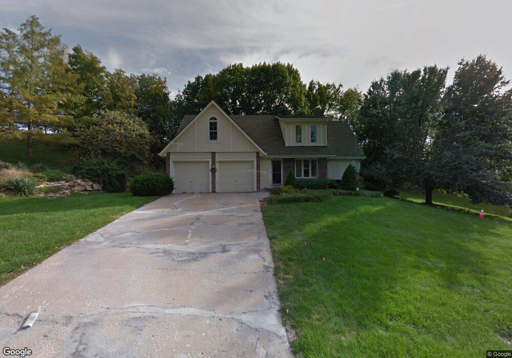 5092 Mullen Rd, Shawnee, KS 66216 - photo 1