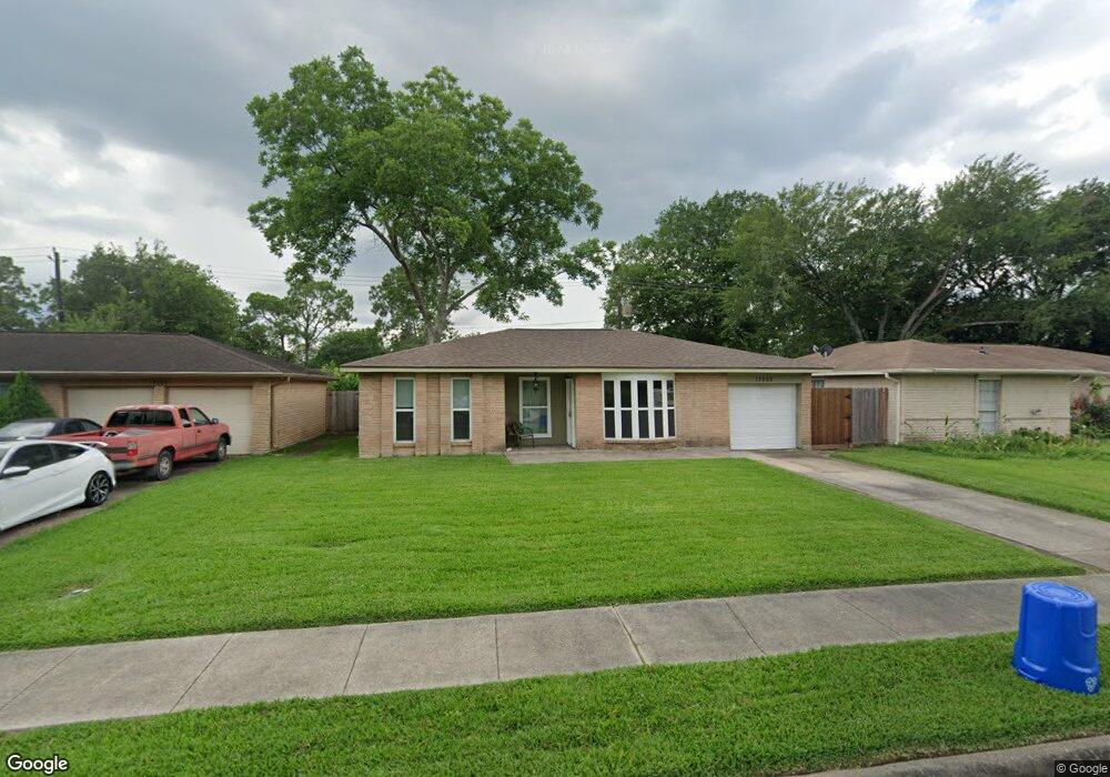 17002 David Glen Dr, Friendswood, TX 77546 - photo 1