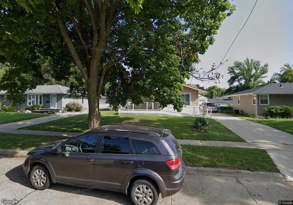 3215 Crestmoor Place, Des Moines, IA 50310 - photo 1