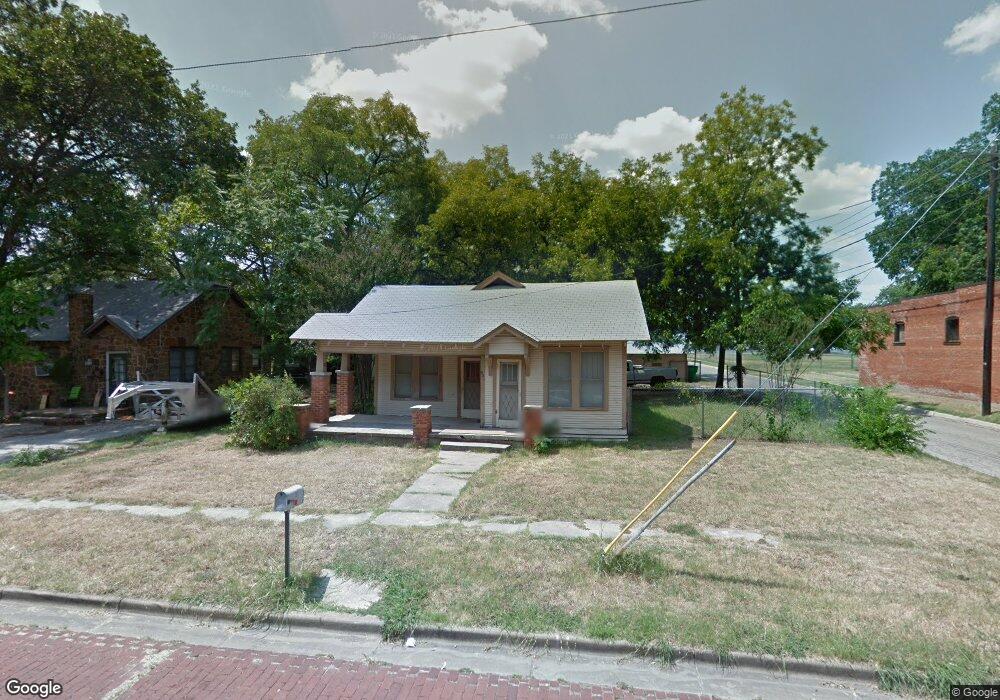 821 N Commerce St, Gainesville, TX 76240 - photo 1